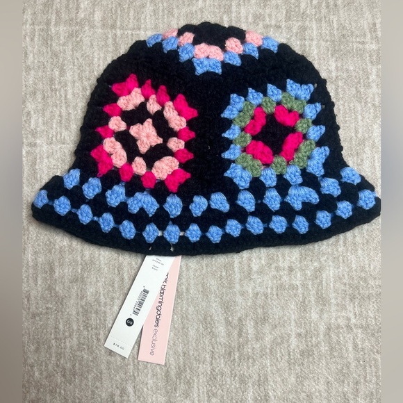 Acqua Granny square Crochet chunky knit Bucket Hat black pink blue NWT - Picture 2 of 3